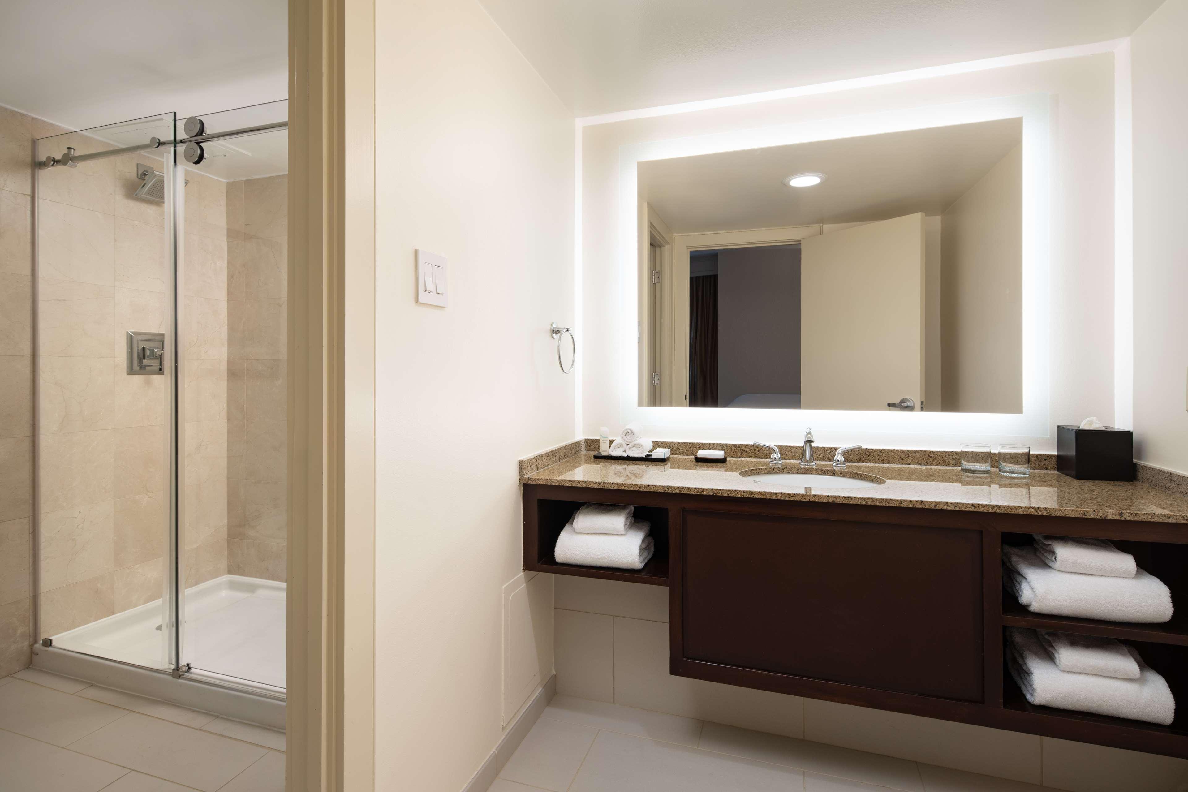 Embassy Suites By Hilton New Orleans Convention Center Bagian luar foto