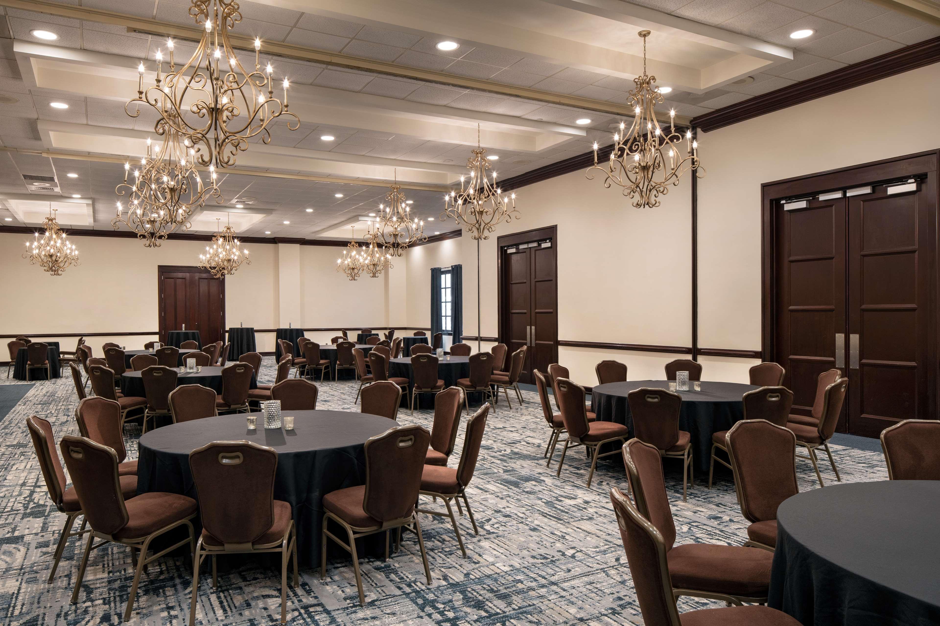 Embassy Suites By Hilton New Orleans Convention Center Bagian luar foto
