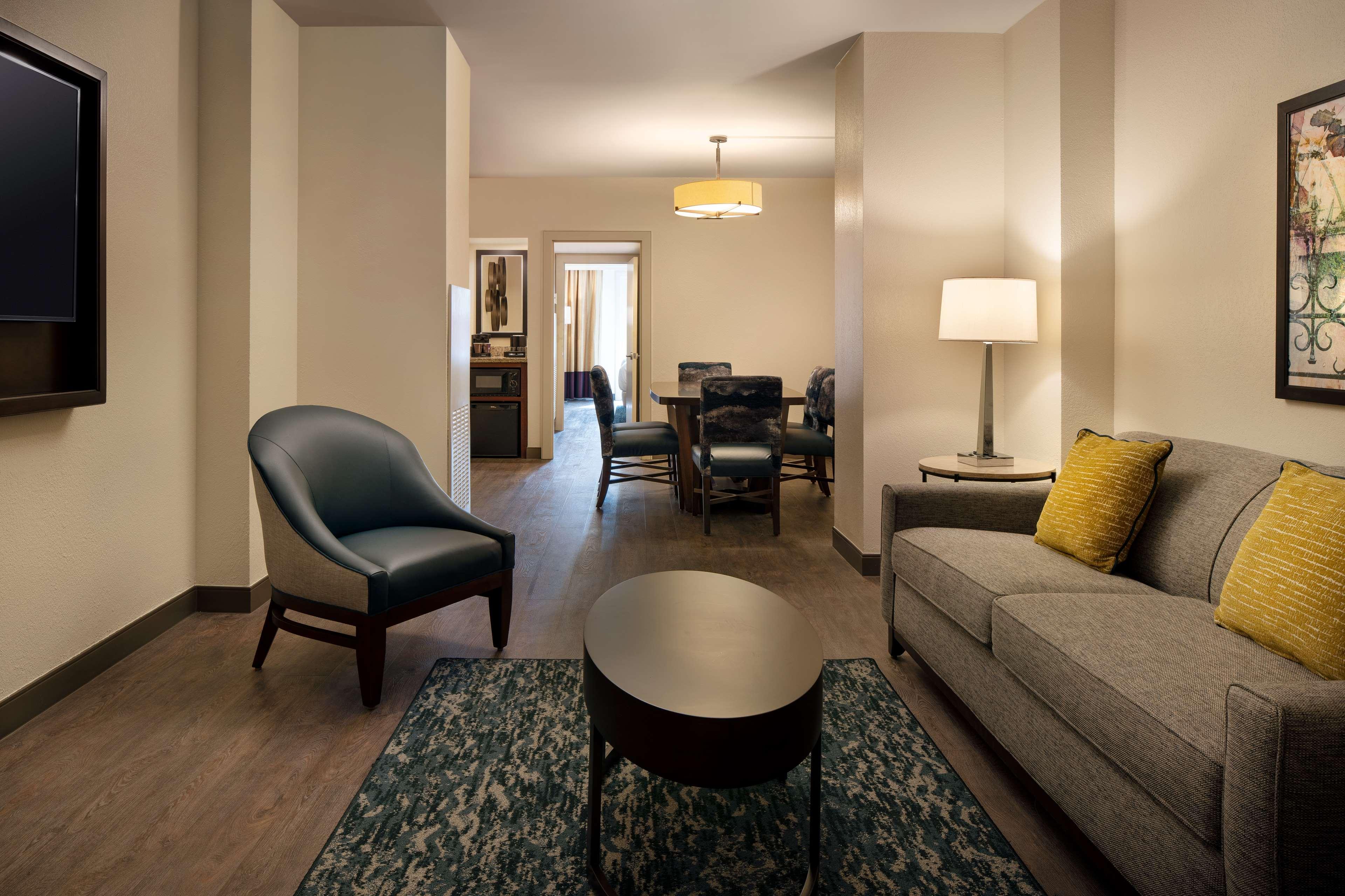 Embassy Suites By Hilton New Orleans Convention Center Bagian luar foto
