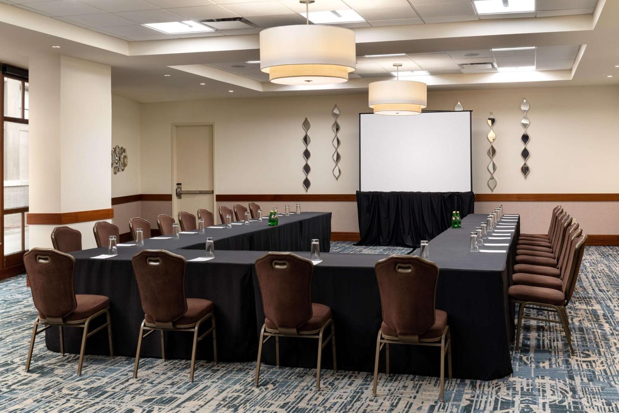 Embassy Suites By Hilton New Orleans Convention Center Bagian luar foto
